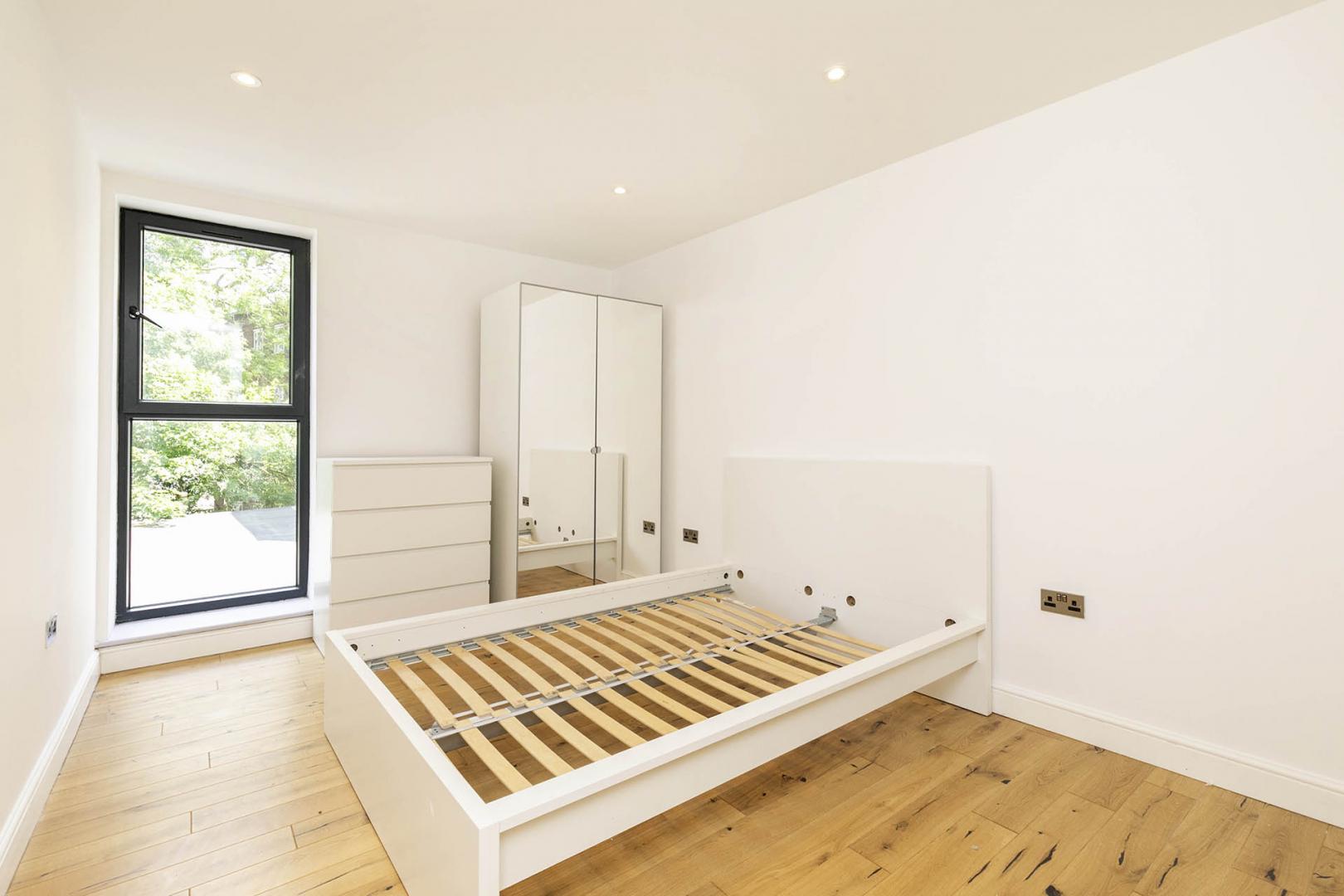 			3 Bedroom, 3 bath, 1 reception Apartment			 Dignam Close , Cricklewood